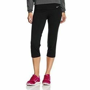 Nike Dr-Fit Legend 2.0 Capri U of C Logo🖤